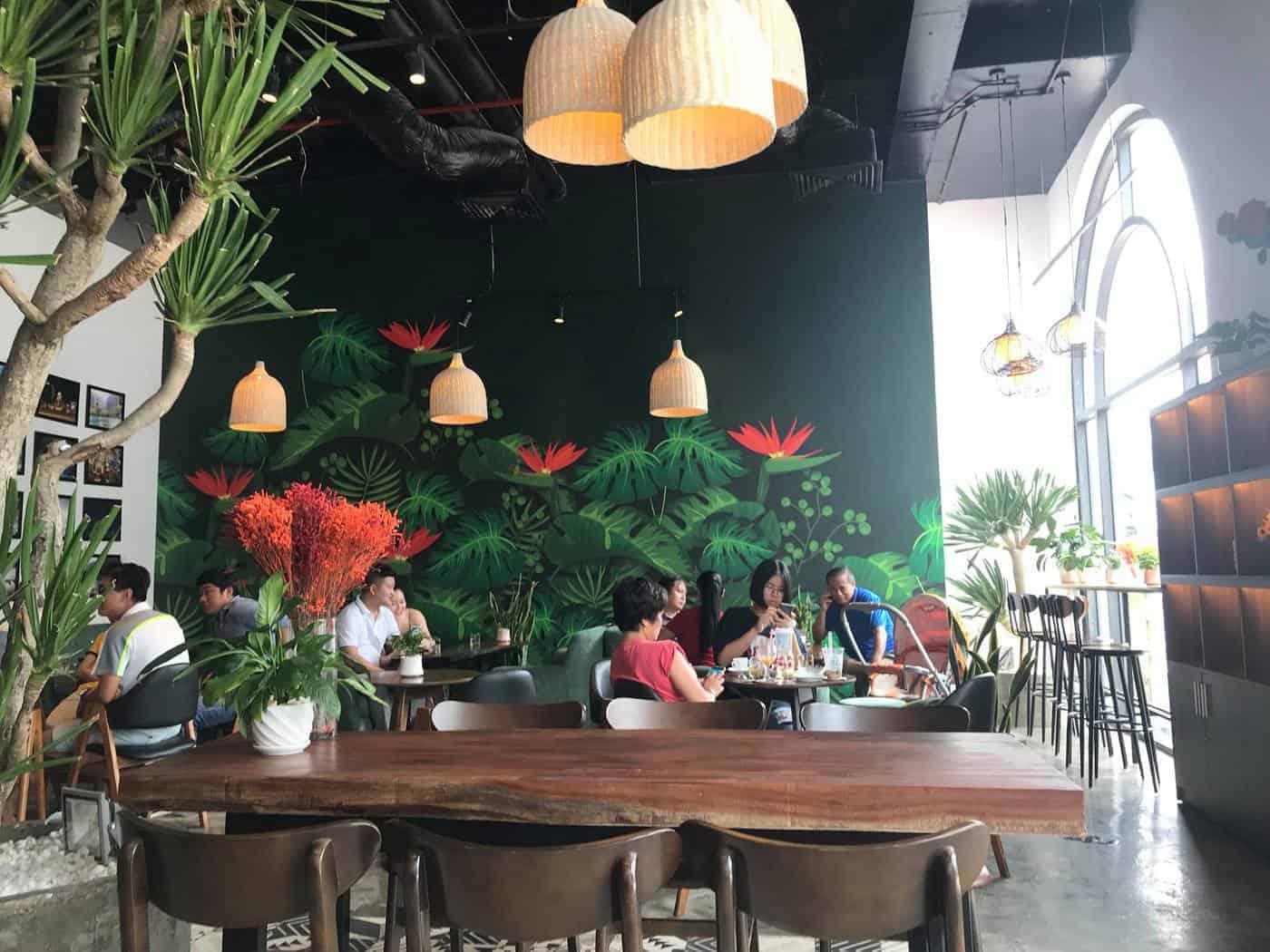 không gian quán Sherlyn Coffee Vincom Quảng Bình