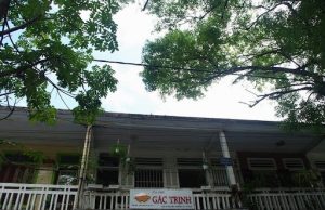 Căn gác nhỏ ngày ấy đã được làm thành quán cafe Gác Trịnh cho người yêu nhạc Trịnh Công Sơn _ Ảnh: Trần Việt Anh
