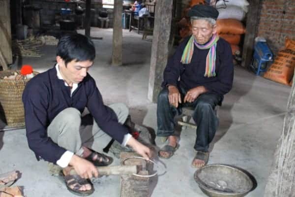 Làng nghề chạm bạc Hà Giang truyền thống lâu đời 2