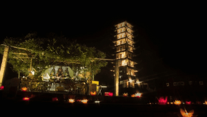Lễ hội thả đèn hoa đăng vào buổi tối của chùa _ Ảnh sưu tầm