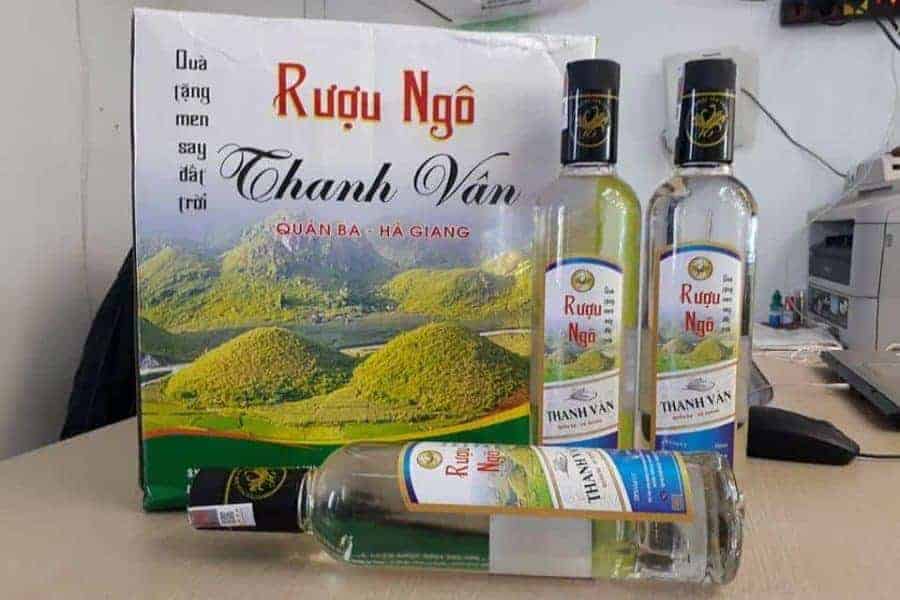 Rượu ngô Hà Giang -- Đặc sản chợ phiên người vùng cao