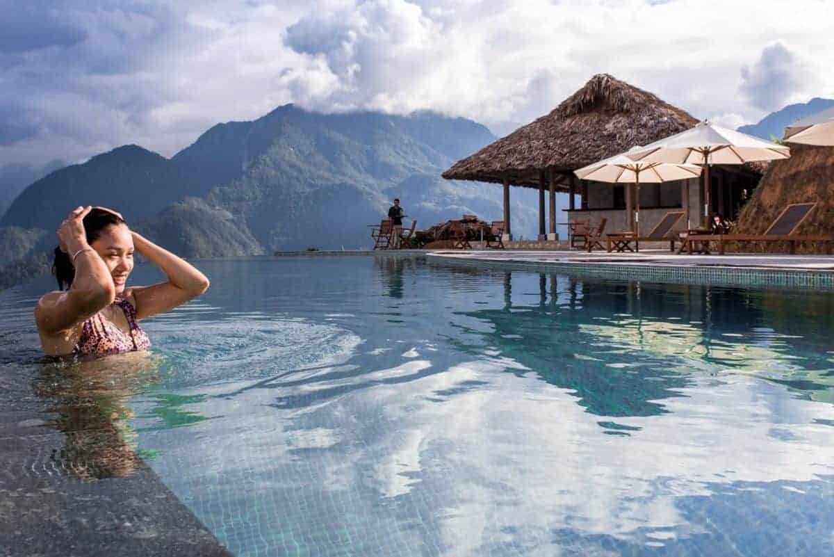 bể bơi vô cực khách sạn Topas Ecolodge