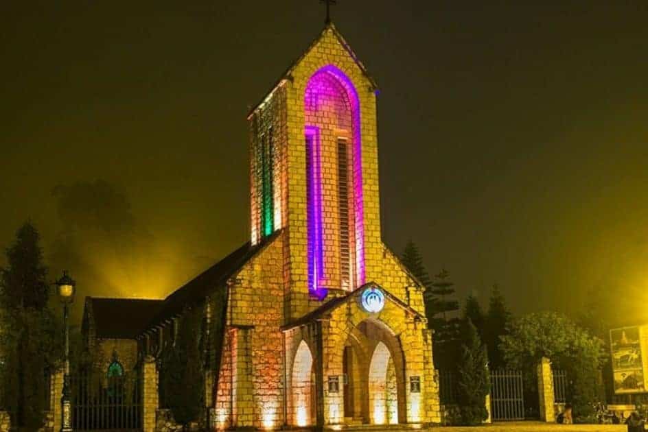 Nhà thờ đá về đêm