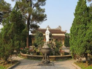 Toàn cảnh chùa Diệu Viên – ngôi chùa sư nữ nổi tiếng xứ Huế (Lầu Quán Âm) _ Ảnh sưu tầm