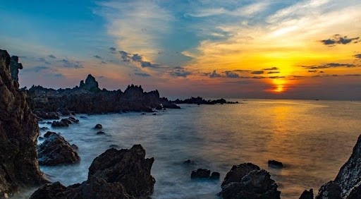 Bãi đá mang nét huyền ảo tại vùng đảo Lan Châu