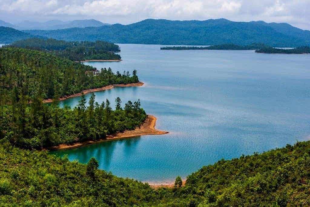 Hồ Phú Ninh - “Vịnh Hạ Long” phiên bản mùa nước cạn
