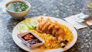 Cơm gà là một trong những món ăn làm nên thương hiệu ẩm thực của Đà Nẵng_Ảnh: sưu tầm
