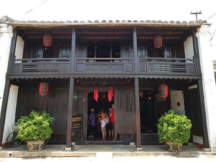 Nhà cổ Phùng Hưng mang đậm nét kiến trúc tiêu biểu của một nhà buôn trong Hội An xưa _ Ảnh: hwany_story