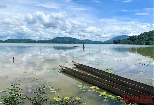 Hồ Lắk là hồ nước ngọt lớn thứ hai của Việt Nam_Ảnh sưu tầm