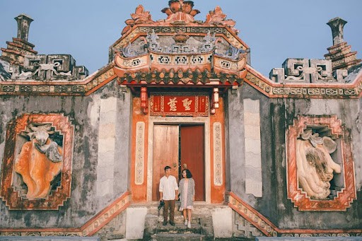 Khung cảnh cổ kính tại cổng chùa Bà Mụ Hội An_Ảnh: sưu tầm